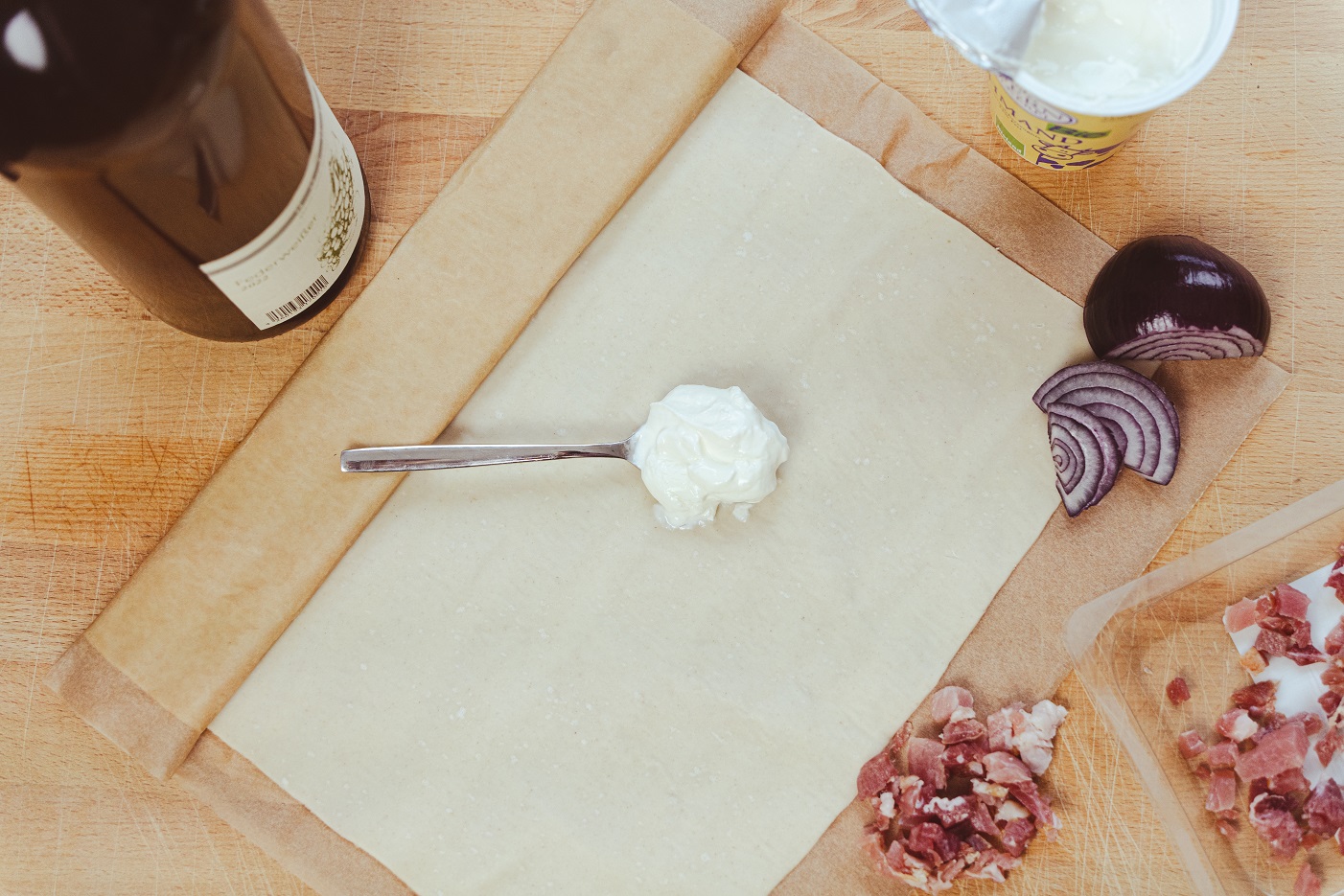 Flammkuchen klassisch Zwiebel-Schinken